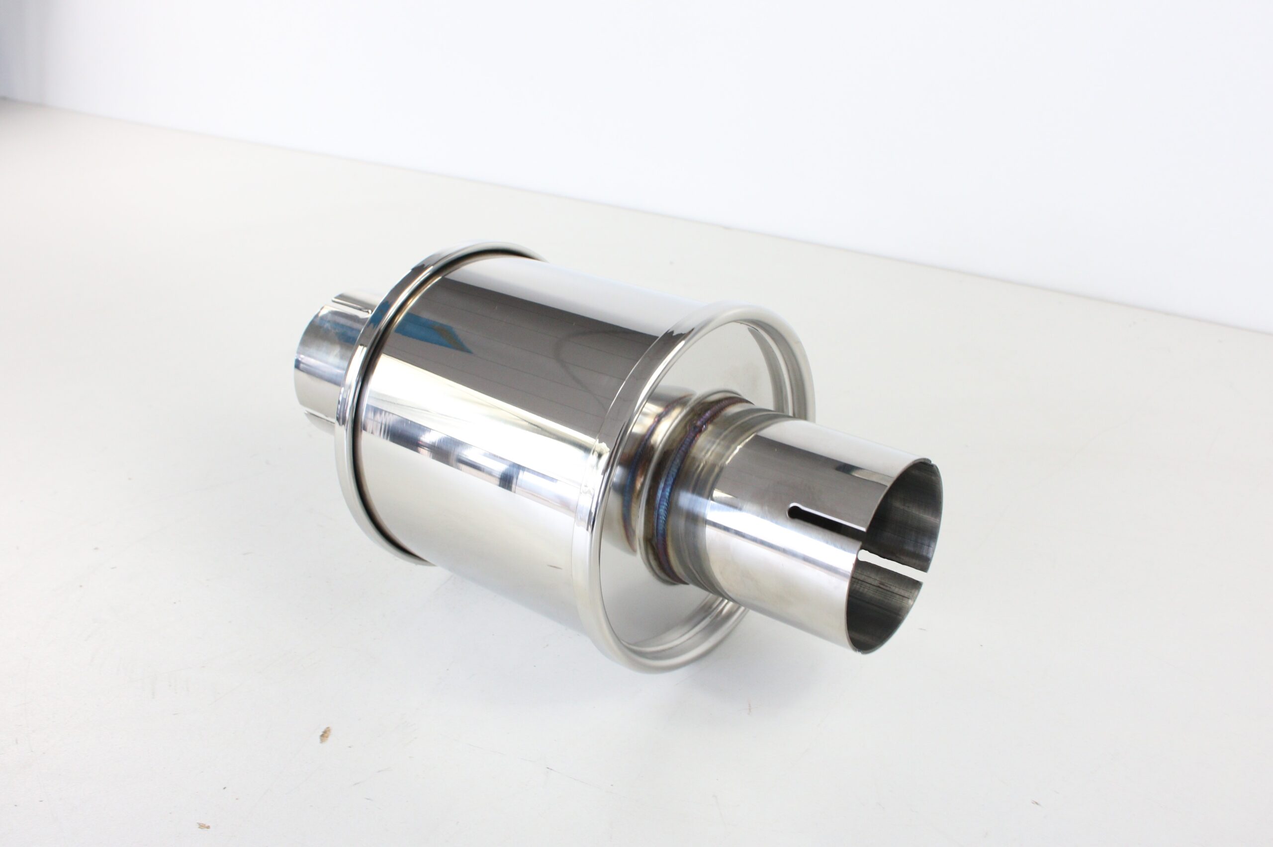 Blanco RVS Micro Demper - 2.5 inch Ø 63.5 mm Lengte: 125 mm - Breedte: 135 mm